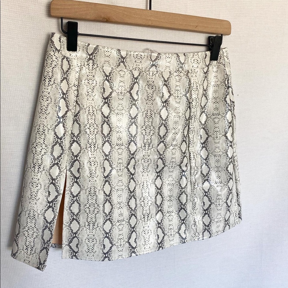 BNWT princess polly pleather snake skin skirt